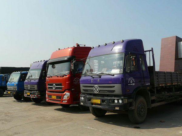 沧州硕伟物流公司是一家集普通货物公路往返货运运输,货运代理,尘途